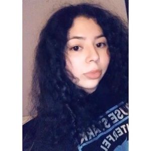 Meet your Posher, Beatriz